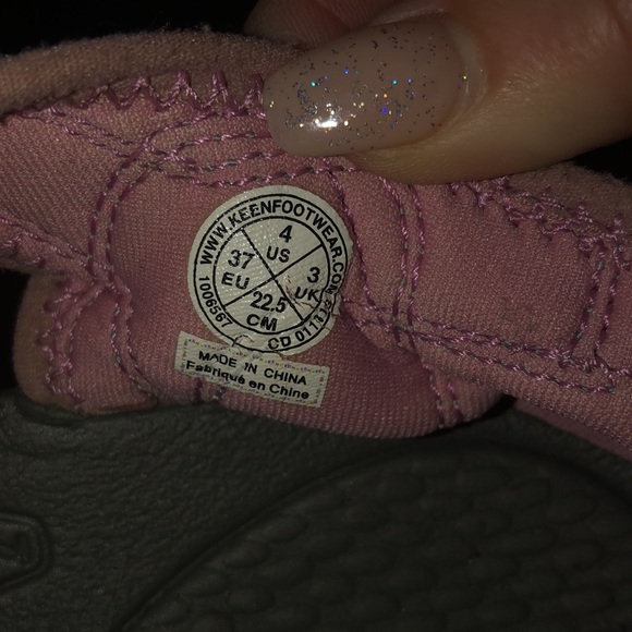 Girls size 4 Keens great shoe slightly used … terrific condition - Picture 6 of 6